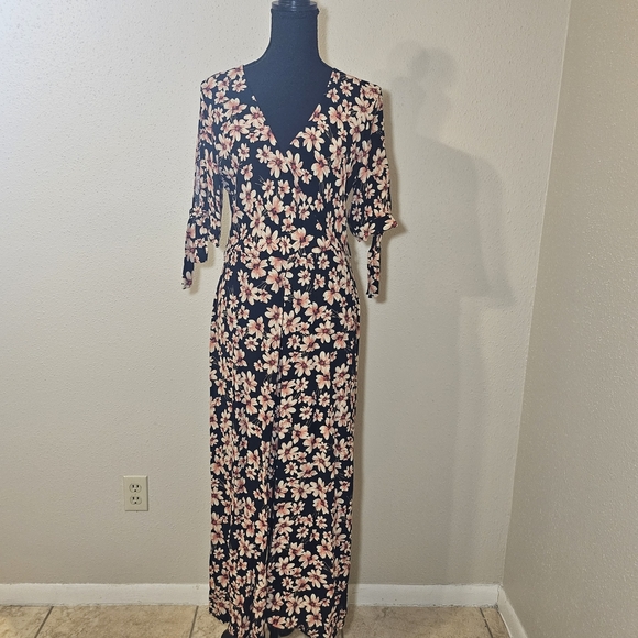 Floral Black Jumpsuit - Picture 4 of 7